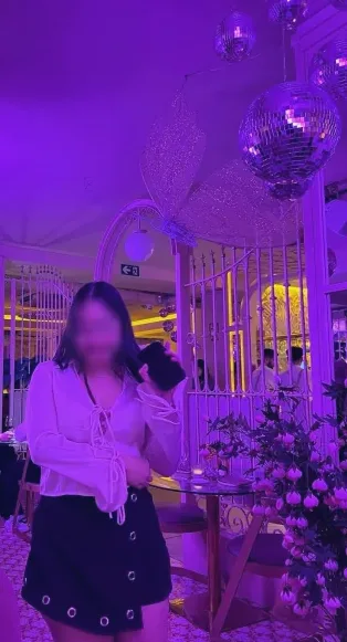 Amina, 31