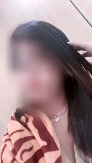 Camilla, 34