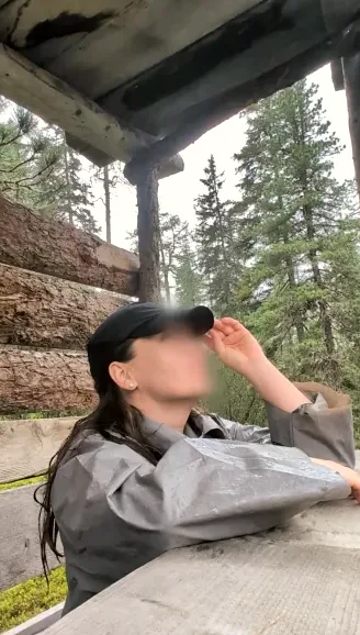 Caroline, 35