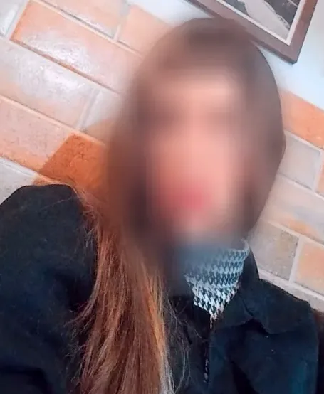 Caroline, 25