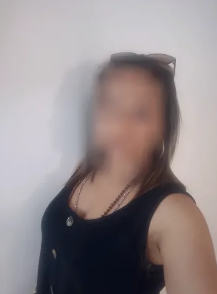Clara, 38