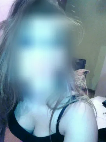 Emina, 25