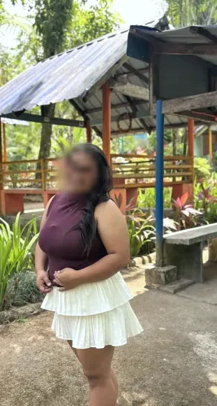 Jasmin, 25