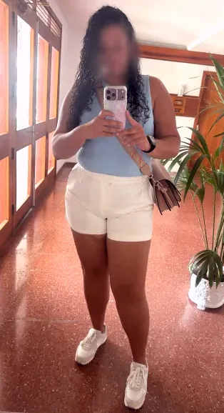 Karoline, 33