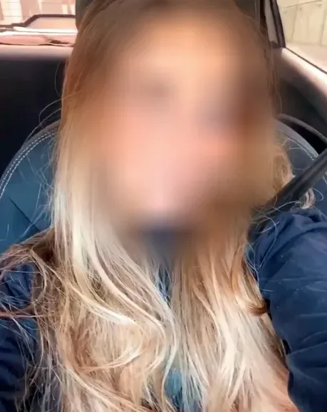Nora, 27