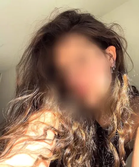 Rosa, 19