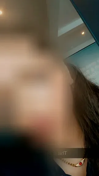 Signe, 29