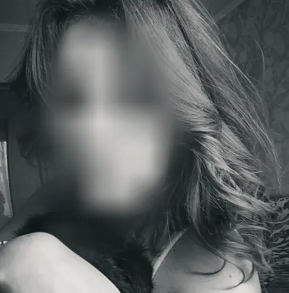 Tilde, 28